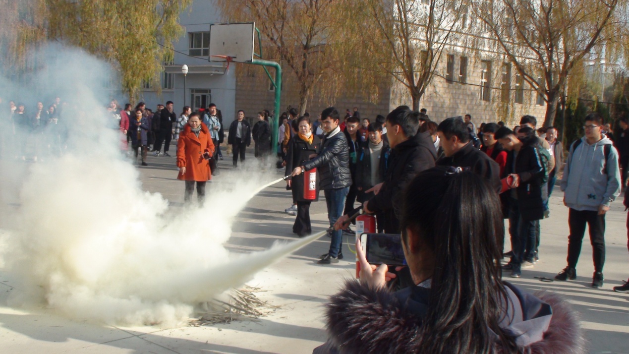 消防安全常抓不懈  师生演练扎实有序