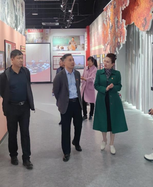 5a45351a33a14778a1f55a5f22c9e24c.png 5a45351a33a14778a1f55a5f22c9e24c.png